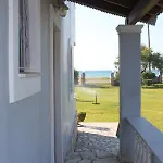 Angela, Seafront Apartments, Almiros アパート *
