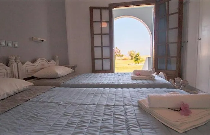 Angela, Seafront Apartments, Almiros Apartman *