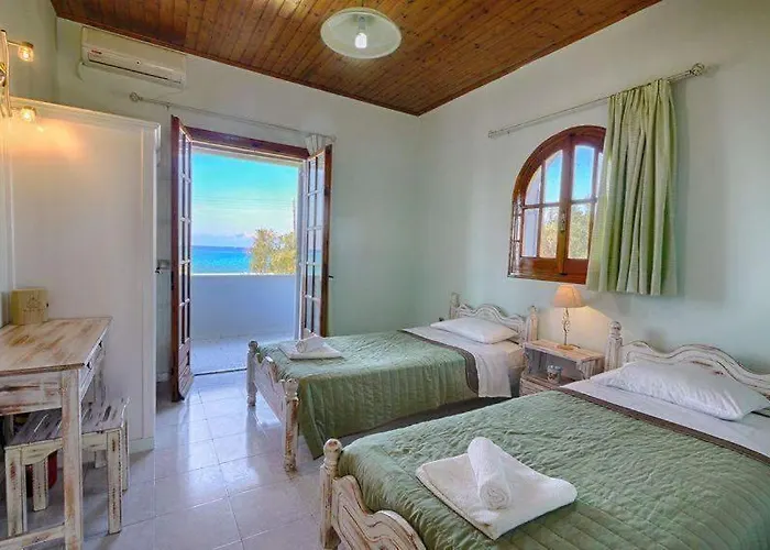 Angela, Seafront Apartments, Almiros Apartman *