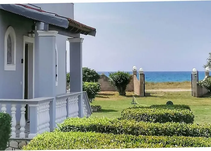 Angela, Seafront Apartments, Almiros Παραλία Αλμυρού